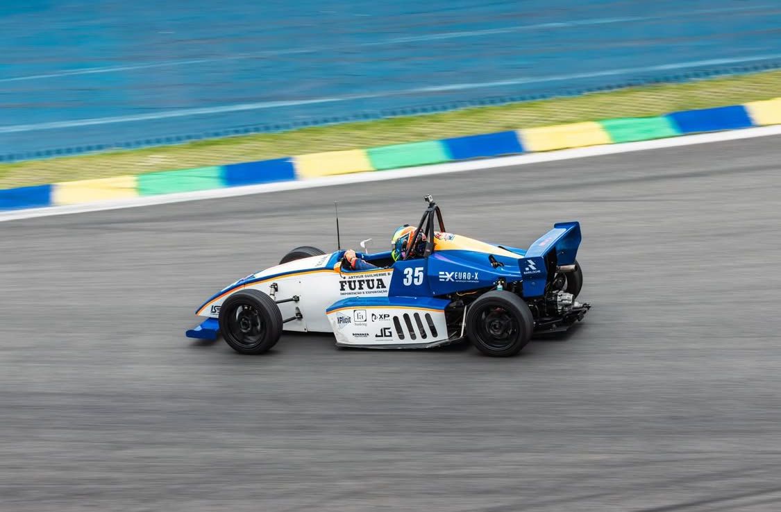 Carro #35 na pista